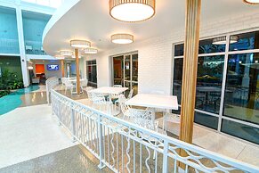 Oasis Hotel & Conv Center, Ascend Hotel Collection