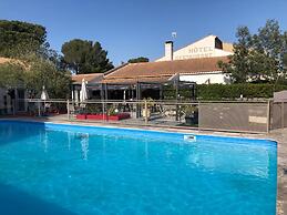 Les Aubuns Country Hôtel