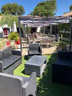 Les Aubuns Country Hôtel