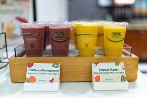 Hampton Inn & Suites Jacksonville Deerwood Park