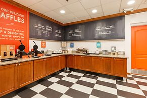 Hampton Inn & Suites Jacksonville Deerwood Park