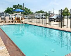 Suburban Studios Avondale