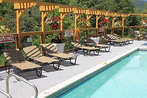 Pemberton Valley Lodge