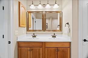 Horseshoe Bay Resort