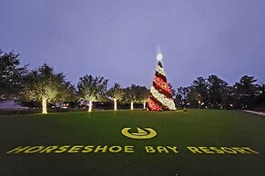 Horseshoe Bay Resort