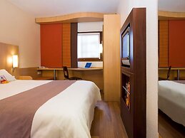 ibis Swansea