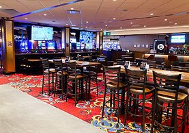 Rosslyn Inn and Suites