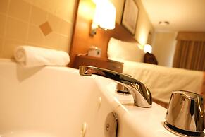 Rosslyn Inn and Suites