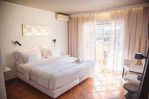 Costa D’Oiro Ambiance Village