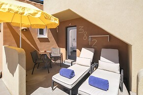 Costa D’Oiro Ambiance Village