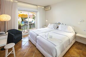 Costa D’Oiro Ambiance Village