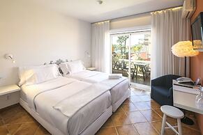 Costa D’Oiro Ambiance Village