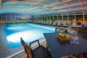 Costa D’Oiro Ambiance Village