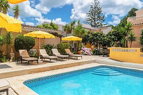 Costa D’Oiro Ambiance Village