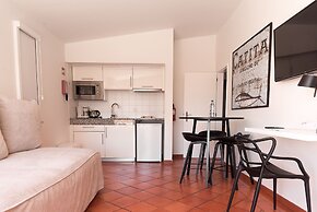 Costa D’Oiro Ambiance Village