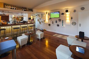 Costa D’Oiro Ambiance Village