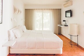 Costa D’Oiro Ambiance Village