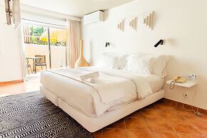 Costa D’Oiro Ambiance Village