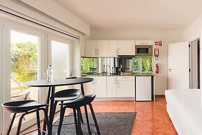 Costa D’Oiro Ambiance Village