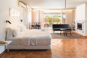 Costa D’Oiro Ambiance Village