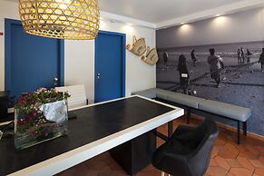 Costa D’Oiro Ambiance Village