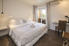 Costa D’Oiro Ambiance Village