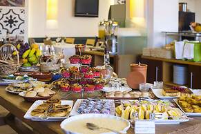 Costa D’Oiro Ambiance Village