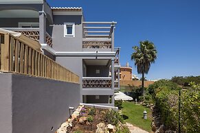 Costa D’Oiro Ambiance Village