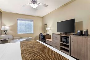 Best Western Plus Crown Colony Inn & Suites