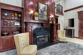 Best Western Plus Crown Colony Inn & Suites