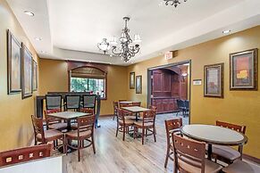Best Western Plus Crown Colony Inn & Suites