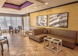 Holiday Inn Express & Suites Farmington by IHG