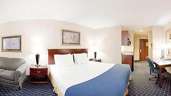 Holiday Inn Express & Suites Farmington by IHG