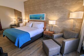 Holiday Inn Express & Suites Farmington by IHG
