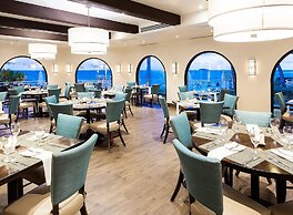 Oyster Bay Beach Resort