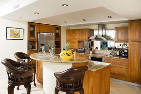 Oyster Bay Beach Resort