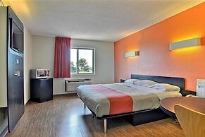Motel 6 Gilman, IL