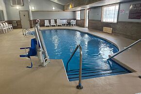 Days Inn & Suites by Wyndham Williamsburg IA North