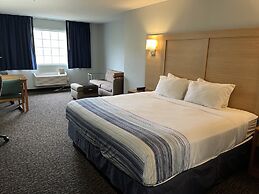 Days Inn & Suites by Wyndham Williamsburg IA North
