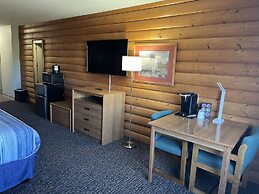 Days Inn & Suites by Wyndham Williamsburg IA North