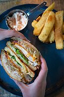 The Vicarage Freehouse & Rooms
