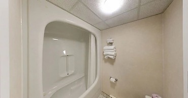 Kings Inn Near The Falls