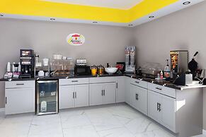 Super 8 by Wyndham Olney