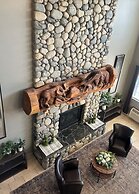 Grand View Inn & Suites