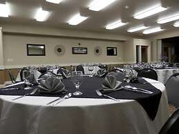 Grand View Inn & Suites