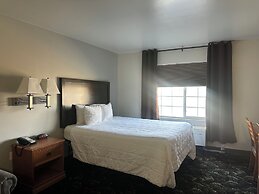 Grand View Inn & Suites