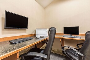 Ramada by Wyndham Clairmont/Grande Prairie