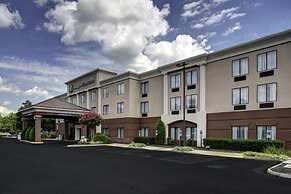 Holiday Inn Express Hotel & Suites Richmond North Ashland, an IHG Hote