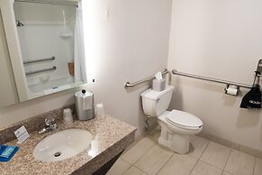 Holiday Inn Express & Suites Elkhart by IHG