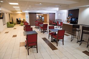 Holiday Inn Express & Suites Elkhart by IHG